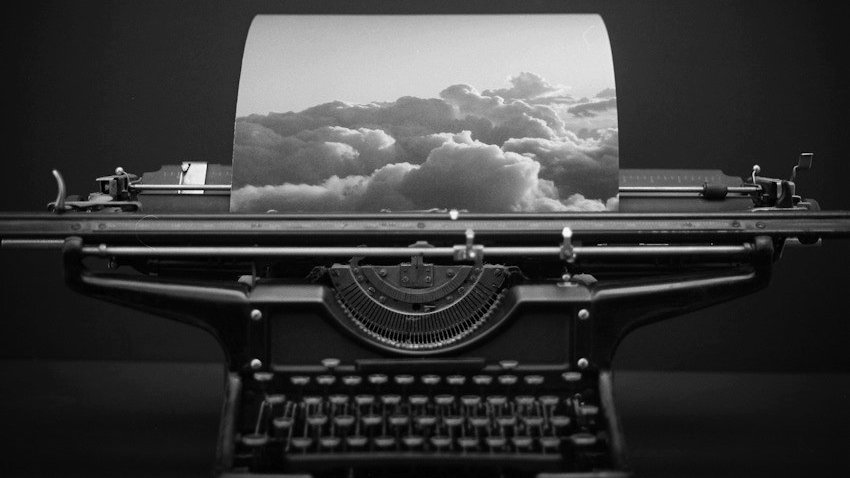lilla_mai's tweet photo. Poser des questions, raconter des histoires, travailler de ses mains : tout cela participe de la création de quelque chose et ce quelque chose, c'est l'âme. A chaque fois que nous nourrissons l'âme, il est sûr qu'elle va croître.
#citation  #Clarissa #Pinkola #Estès https://t.co/Lkm6as7REK