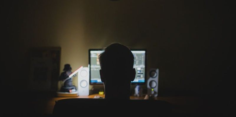 W erze #koronawirus rynek e-commerce jeszcze bardziej zyskuje na znaczeniu, jednak transakcje w sieci wiążą się z ryzykiem fraudów. Na łamach <a href="/Fintek_pl/">Fintek.pl</a> wraz z <a href="/Nethone_/">Nethone (acquired by Mangopay)</a> opisujemy jak bezpiecznie sprzedawać w sieci: bit.ly/2ZpWTpR

#teamERIF #fintech #cyberbezpieczeństwo