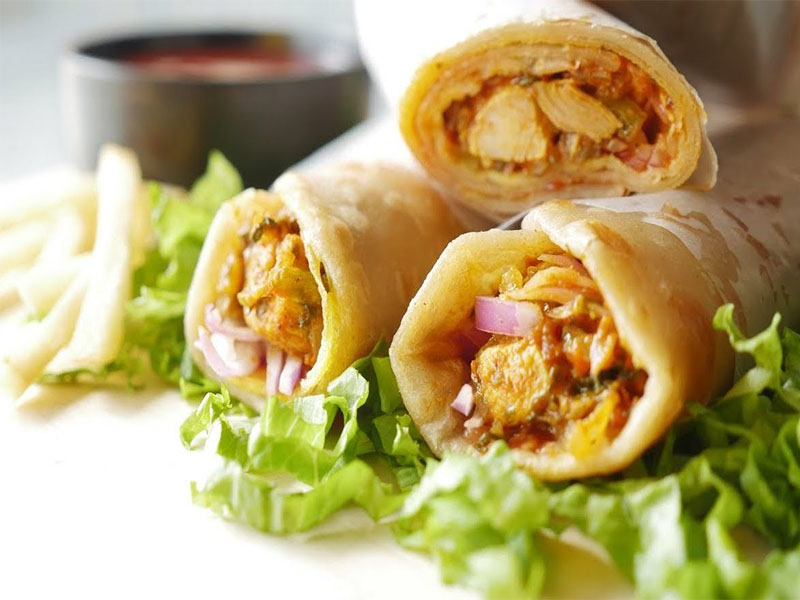 arishrestaurant's tweet image. Delicious &amp;amp; yummy #rolls #ChickenRolls &amp;amp; #EggRoll 

#EggRolls #Delhifoodies #arishrestaurant #FastFood #okhla #jamiafoodies #NewDelhiFoodies