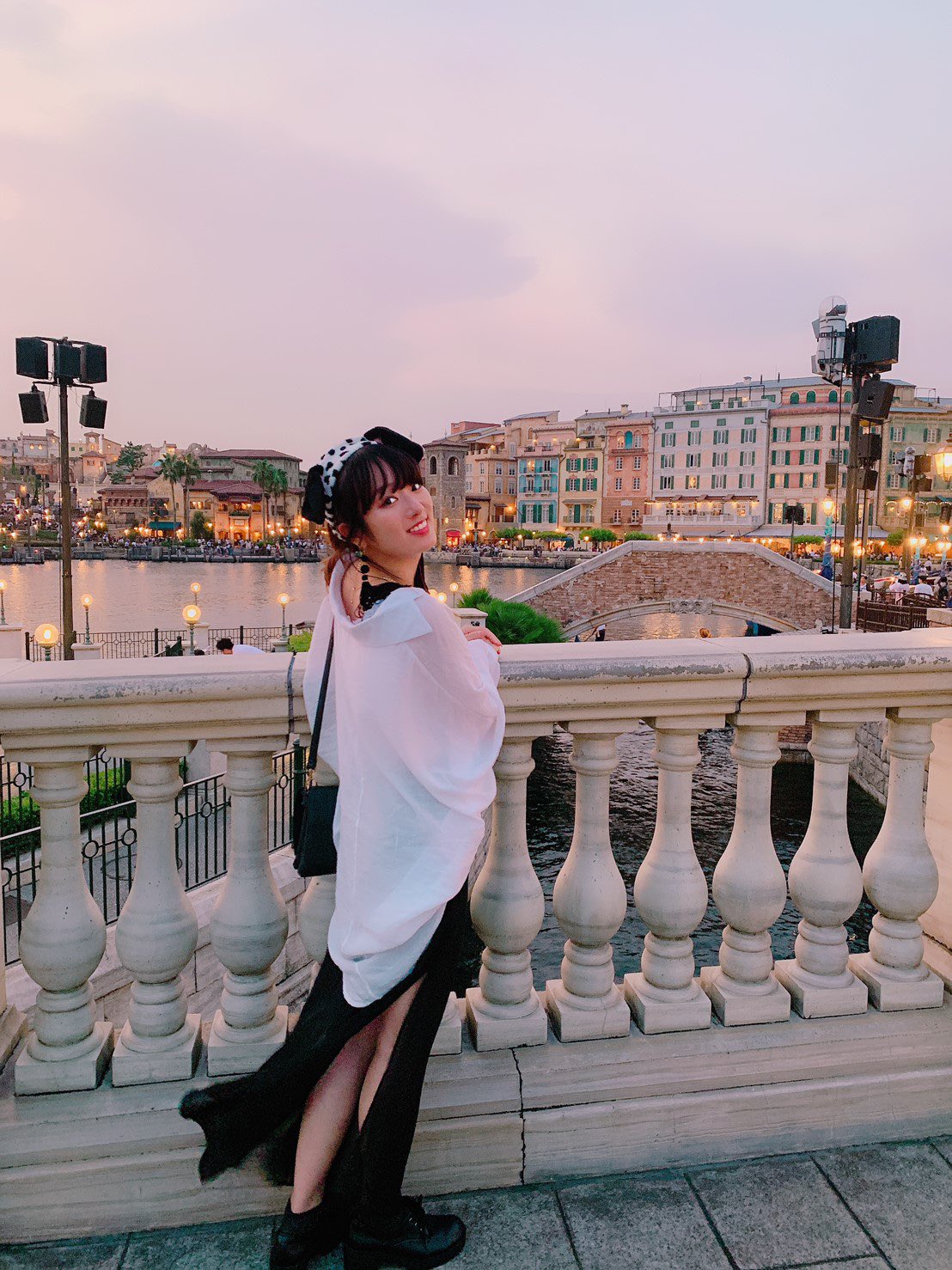 元榮 菜摘 Motoe Natsumi 今日からディズニーリゾートは再開しましたねーーー 私ももう少し落ち着いてきたらパーク行きたいです 前に大学の先輩後輩と行った夏ディズニー写真 楽器科の人たちとの会話って凄く面白くて パークで流れる音楽やショーの