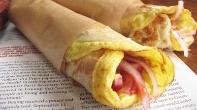 arishrestaurant's tweet image. Delicious &amp;amp; yummy #rolls #ChickenRolls &amp;amp; #EggRoll 

#EggRolls #Delhifoodies #arishrestaurant #FastFood #okhla #jamiafoodies #NewDelhiFoodies