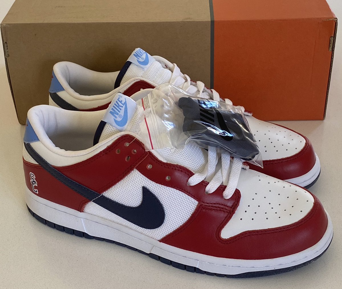 nike dunk low supreme court