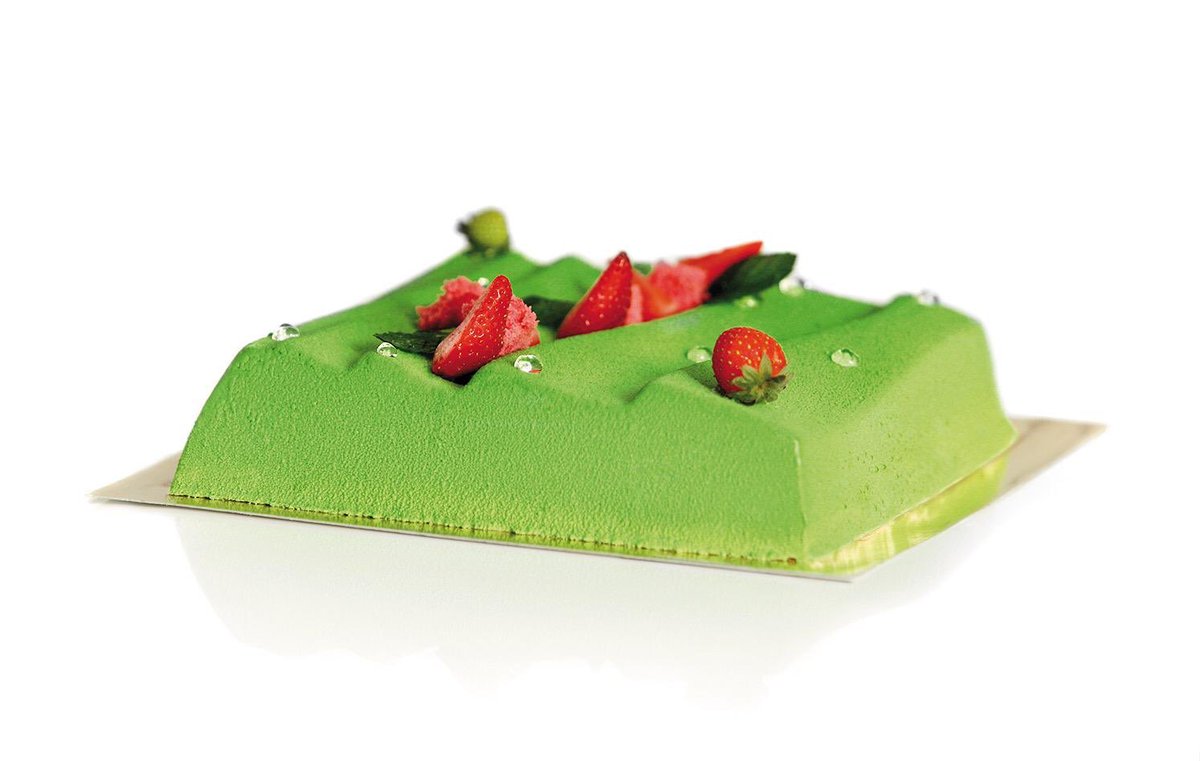 PastryRev's tweet photo. 💥NOVEDAD EDITORIAL💥
➡️#PR44 ~ #SalsasDulces
💚'Atlántico' by @latorre_lepe
🍑Esta tarta de @sortizlepe contiene un interior con cremoso de chocolate, confitura de frambuesa y crema de mascarpone y pistacho

📚Ejemplares: https://t.co/SQ18jqrRkt https://t.co/2eu9geE8Lh