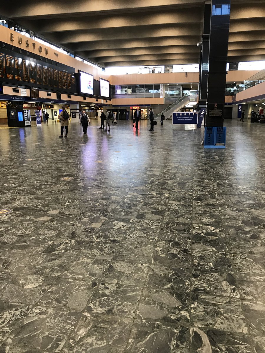 AnimalOracleCom's tweet image. Gradually world returning to normal. Rush hour this morning on jubliee line and Euston station