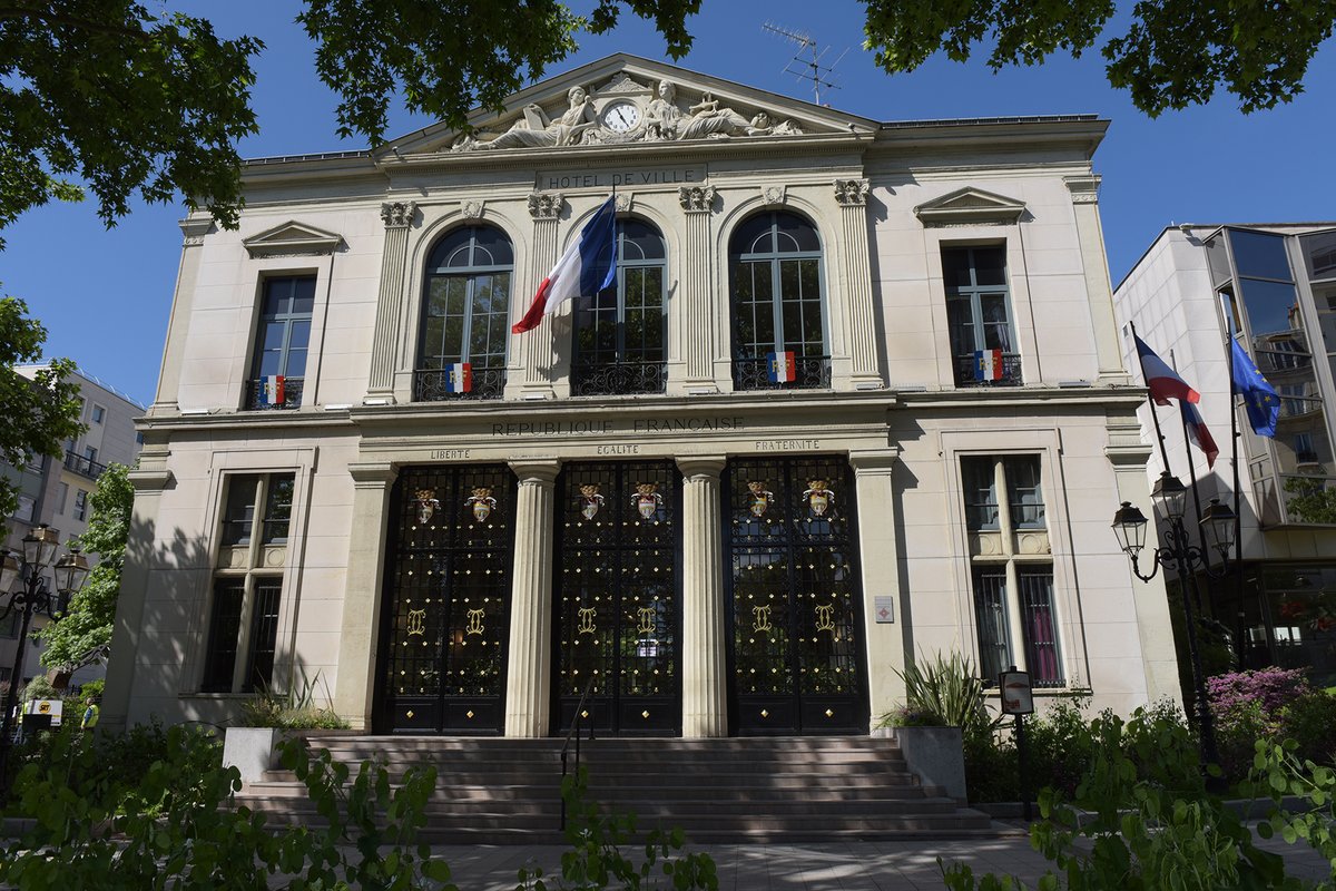 Séance d’installation du conseil municipal et élection du #maire de #Courbevoie samedi 4 juillet à 15h salle Marius Guerre. 
Cette séance ouverte au public sera retransmise sur grand écran dans le hall de l’ancienne mairie afin de respecter les mesures de distanciation physique.