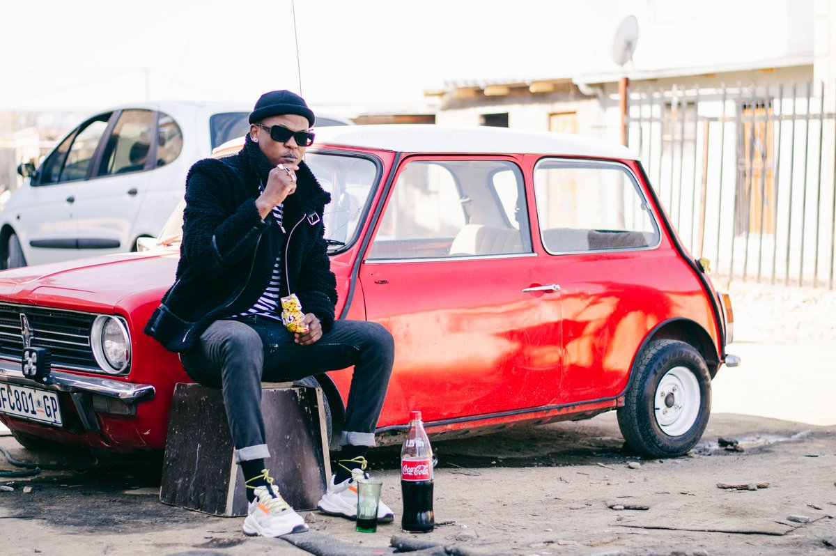 Kat_Kaptures's tweet photo. BarneyTheFashionista-x-Coke

🕴🏾: @Maditobane_L x @CocaColaAfrica x @CocaCola

📸 : @Kat_Kaptures

📍 : Alexandra, River Park https://t.co/ZmM2DzU7HT