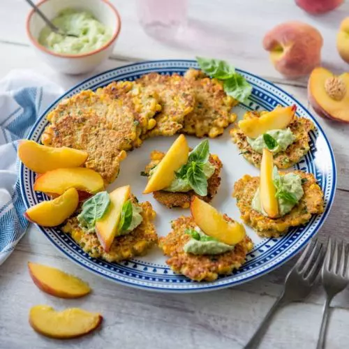 🍀 LA #PÊCHE A L'HONNEUR 🍀 Soupes fraîche, salade, cocktail... Plus de 40 #idéesrecettes pour créer les mets de vos envies ! cuisine.journaldesfemmes.fr/recette-peche via <a href="/JDFCuisine/">JDF Cuisine</a>