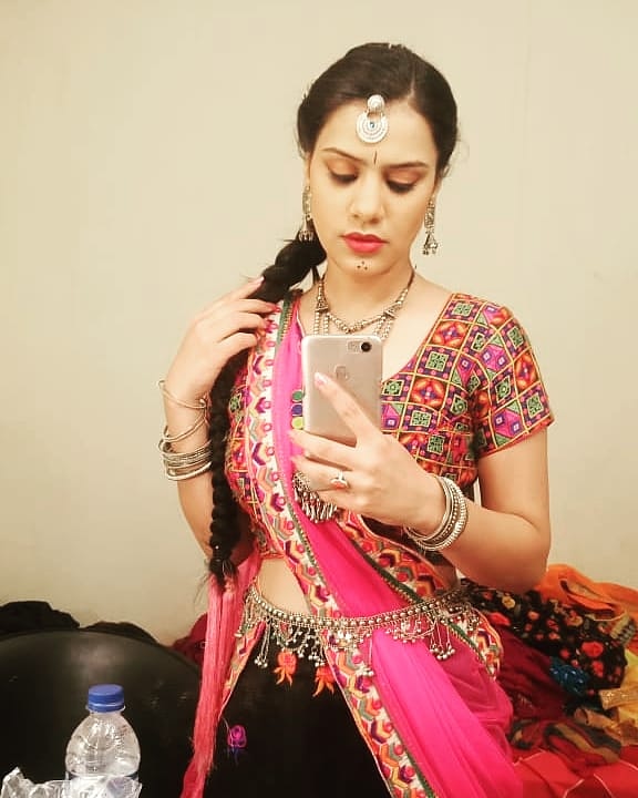 Magic_Mansi's tweet photo. Never let the thought of failure stop you from reaching for your dreams.
#thoughts #shootdays📷💘❤️ #workmode🔛 #differentlook😎 #lehangacholi #actress #actor #actorlife🎬🎥 #missingshootingdays #missingsetlife😐 #bollywood #dailysoap #serials #theatres https://t.co/ZyAXpzmQdW