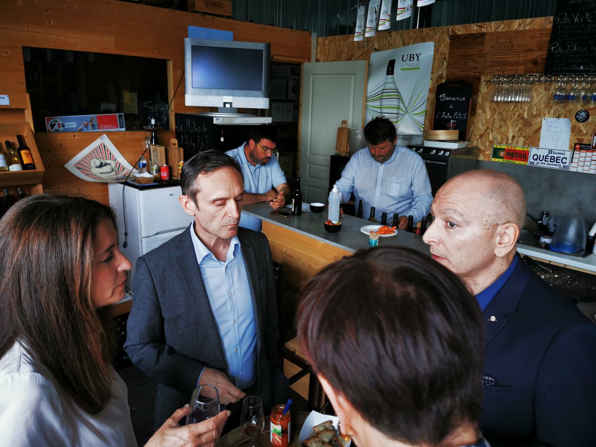 Agence321COM's tweet photo. Belle soirée hier avec le réseau #DYNABUY et #FrançoisBiardPinçon. Un vrai moment d'échanges et de convivialité, propice aux belles rencontres. Merci à #SébastienSOULEYREAU de nous avoir accueillis à l'#Antre_Potes, un lieu atypique et chaleureux. https://t.co/NM2EFl8JeO