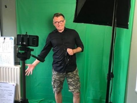 PegamentoNL's tweet image. Coming soon: RPA academie! Collega Ernst Vegter is vanuit huis gestart met het opnemen van een videoreeks over robotiseren en wat het voor je kan betekenen. Kort, eenvoudig en zeker niet technisch. En thuis kan dat gewoon in de korte broek! 

#RPA #Robotiseren #ROI