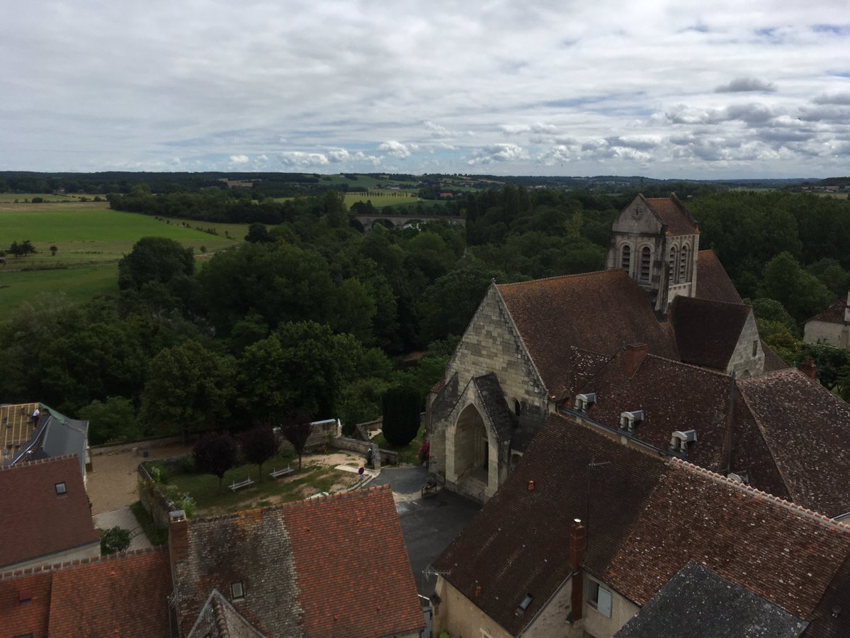 Tournage Détour en Nouvelle Aquitaine à La Roche Posay. A 25 m de hauteur la vue depuis le donjon est unique .