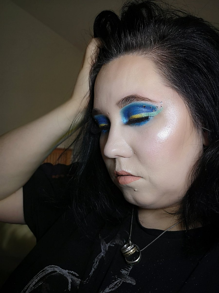 makeup_mummy17's tweet photo. Dreamy

Using @plouiseacademy base 0.5
sandwich stages &amp; mochacchino brow pencil &amp; brow gel
Salty AF paint
@MakeupRVLTN
Xxrevolution glow fauxxdation 0.5*
@ObsessionLDN_ lip plumping gloss*

#plouise #plouiseacademy #makeupobsessionprlist #makeupobsession https://t.co/LI6zgmJ9rj