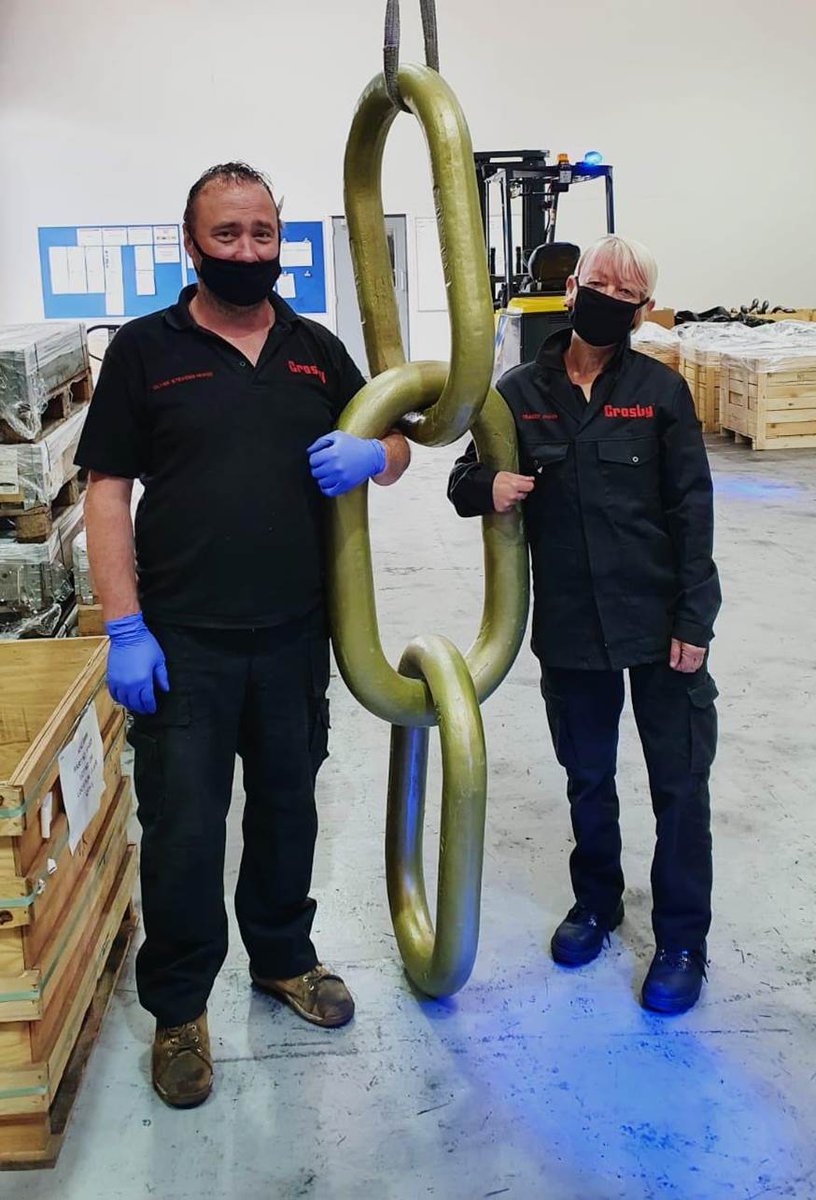 thecrosbygroup's tweet photo. Two Crosby 4” A345 Quad-Links leaving our Cradley Heath, UK warehouse today to our customer.
Weighing in at 300kg a piece with a WLL of 169t each.
Photo here with Glynn and Tracey, great work team!
#thecrosbygroup #rigcrosby #quadlink https://t.co/KAliPWVwEU