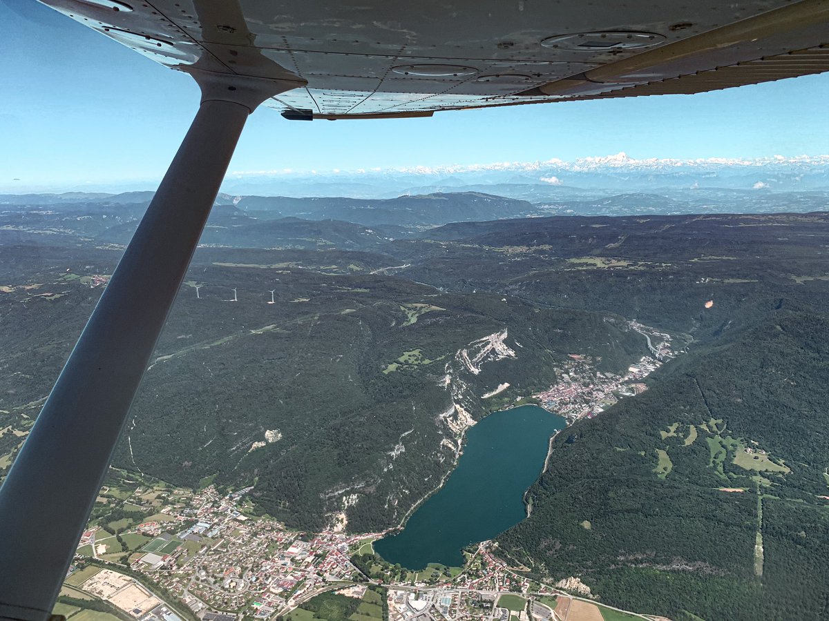 and returned to my home base, taking a couple of more "lakes with mont blanc in the background" photos, some avionics malfunctions notwithstanding. such joyride, so grateful to all of you who i've met these days.