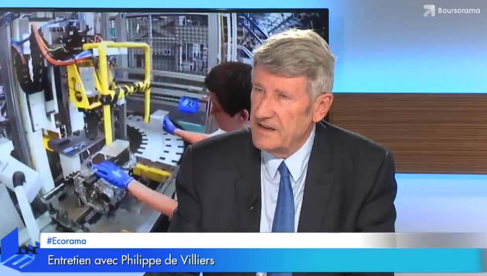 Boursorama's tweet image. "La mondialisation est un système dans lequel les pauvres des pays riches enrichissent les riches des pays pauvres" @PhdeVilliers (écrivain, fondateur du @PuyduFou) #Ecorama