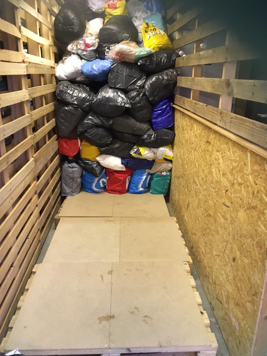 Wow, na 2 dagen marathonsorteren  1,5 vak ingekomen #babyspullen en aantal volle inzamelcontainers gesorteerd. Maar nog steeds werk te over. Kom je deze zomer ook een keer helpen, alleen, of met je bedrijf of organisatie?!? Neem contact op!