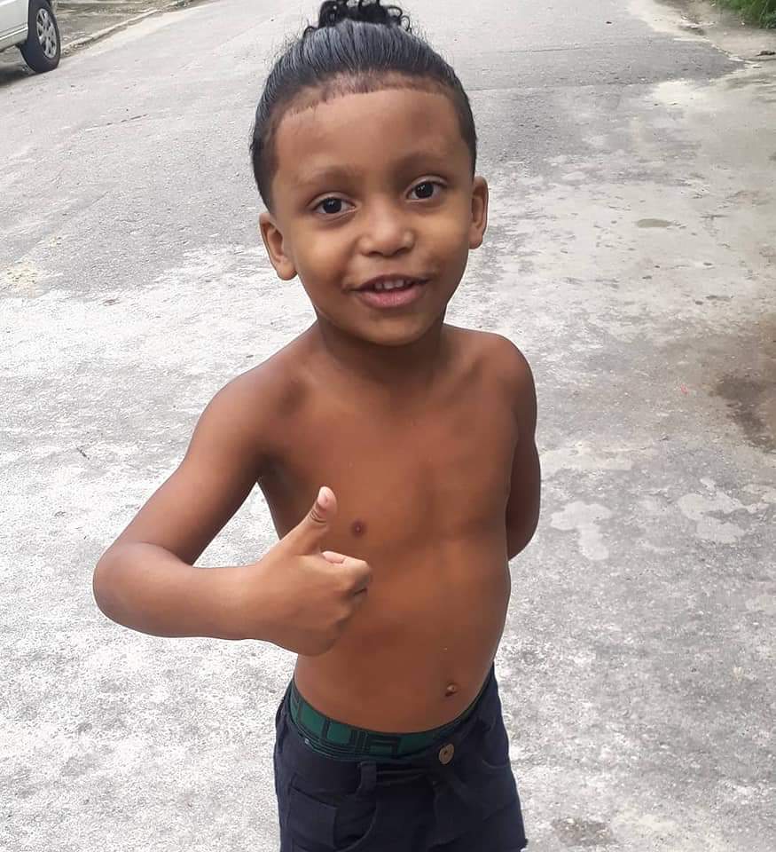 NeuzaSincera11's tweet photo. Podem tirar td de mim , mais o amor que tenho pelo meus netos ninguém tira... ninguém! Ir o melhor e ninguém se meter na relação minha cm eles! Não gosta de mim ,e vivem falando mal de mim pelas costa o meu mais sincero FODA_SE👍 #Leonan #Levy minhas vida vovó ama👶🧒💙💙😍 https://t.co/rtBgt53uab