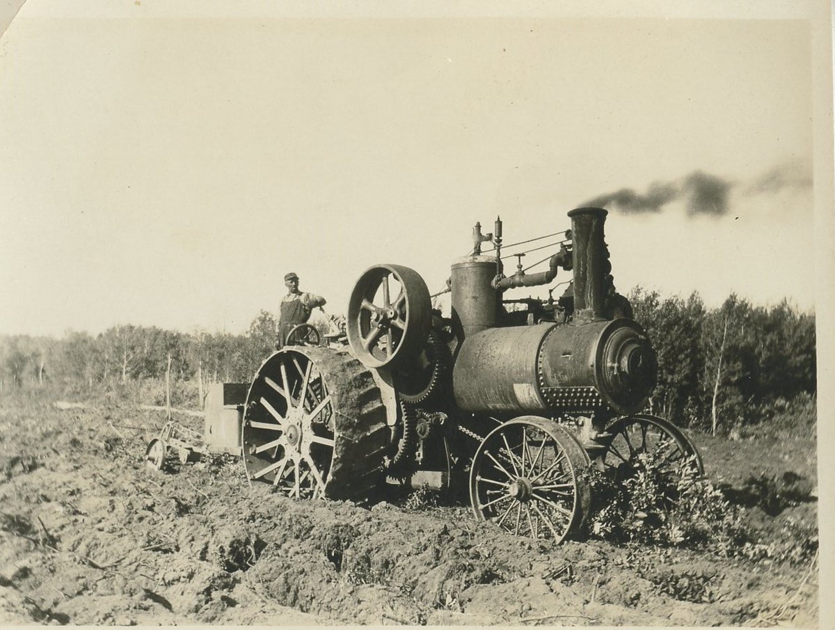 CraigleithDepot's tweet photo. Happy Cluesday Tuesday!
Farming has been a primary industry in the area! Here are some photographs of local farmers and their machinery.
Can you try and name some of the farmers and their machines?
#farming #cluesdaytuesday #archives #guessthat #farminglife https://t.co/5mrNS3HibU