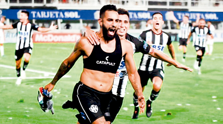 Peru_Noticias's tweet photo. Tras la partida del uruguayo Adrián Balboa de Alianza Lima, el delantero argentino Jonathan Herrera tiene casi todo listo para convertirse en nuevo refuerzo blanquiazul. Este futbolista tiene 28 años y viene de jugar en Central... https://t.co/hMIah7rAJs #PeruDaily #PerúNoticias https://t.co/95jCQRAOnq