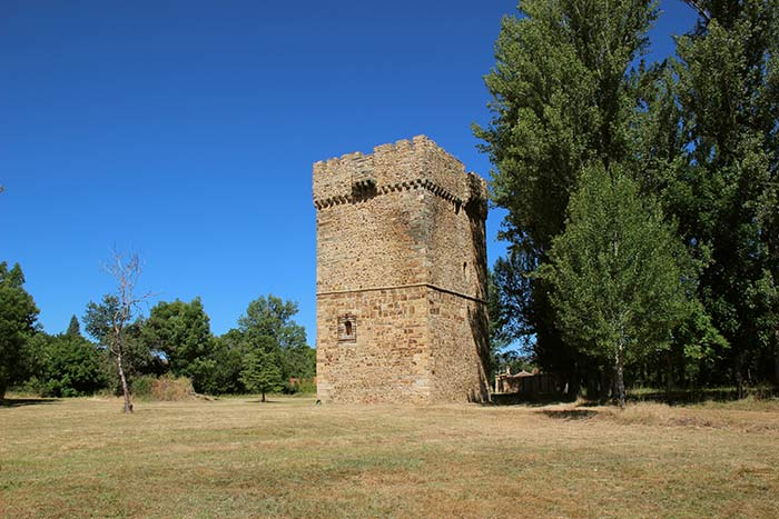 VeroSinmapa's tweet photo. 😍 Hay una comarca leonesa que se mantiene alejada de mistificaciones modernas y turismo de masas: la "tierra de los maragatos! 💁🏻‍♀️Explora junto a mi Astorga y la Maragatería… ¡seguro que a ti también te tienta! #NosVemosEnLeón @turisleonesp  @CyLesVida https://t.co/iMtWiXfvNx https://t.co/LyRTaLWEqh