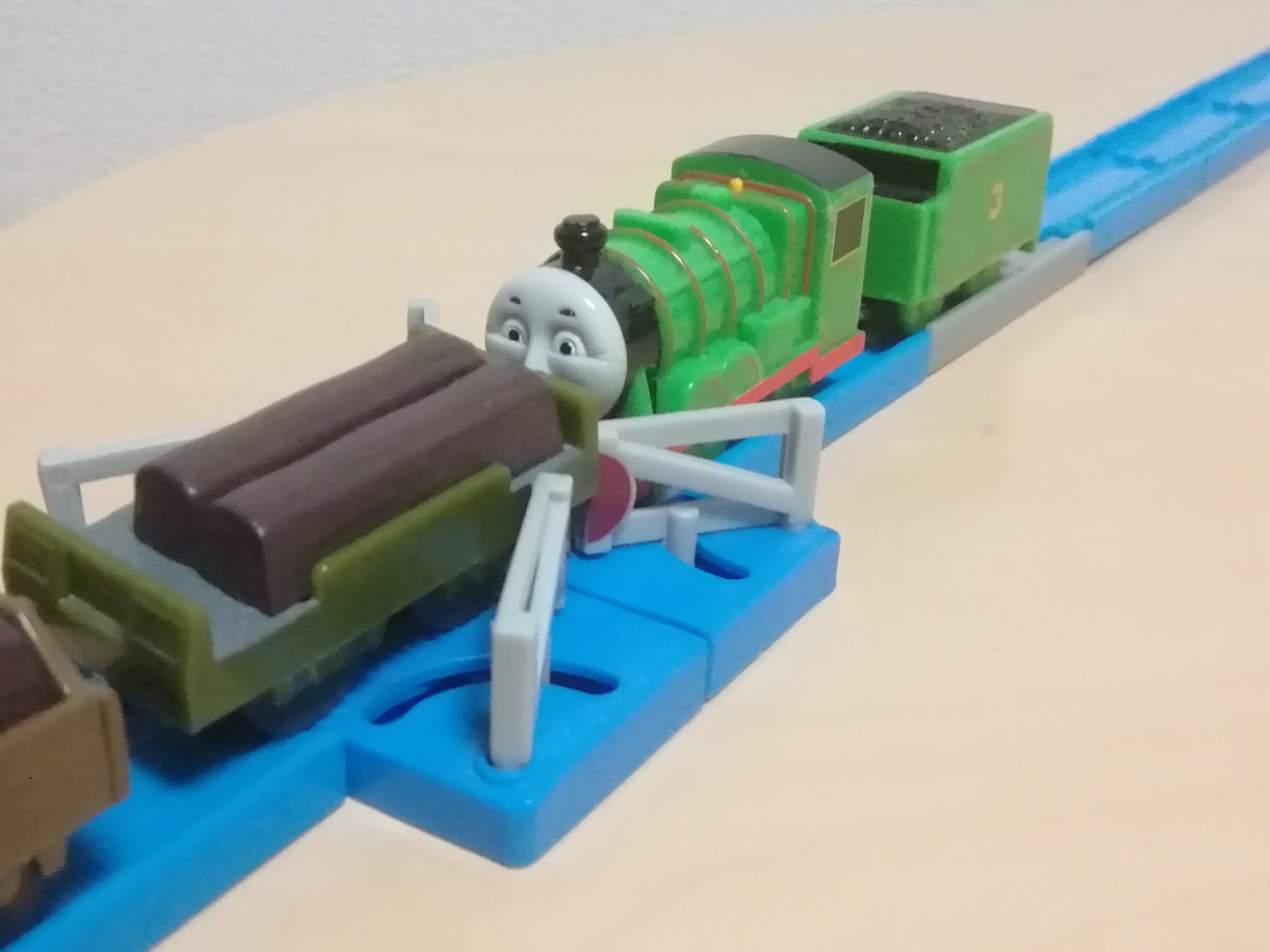 堀川りょう もう30年ぐらい前のことになるんだね きかんしゃトーマスってみんなは見てたかなぁ ヘンリー役を演じたときのことを話したよ まさか英国大使館に招待されるなんてね T Co 2mnn7yplen Twitter