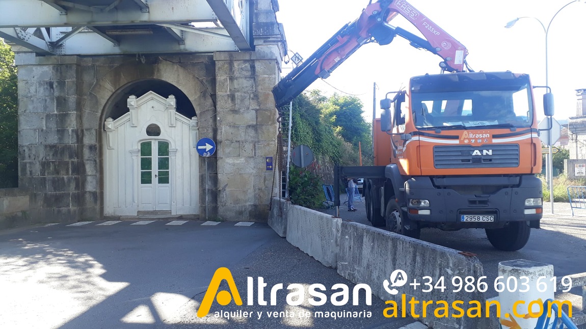 altrasan's tweet photo. Ayer quitamos las barreras que cortaban el paso entre Tui #Espana  y Valença #Portugal , la frontera vuelva a estar abierta desde hoy. https://t.co/eLDsNTFlwO