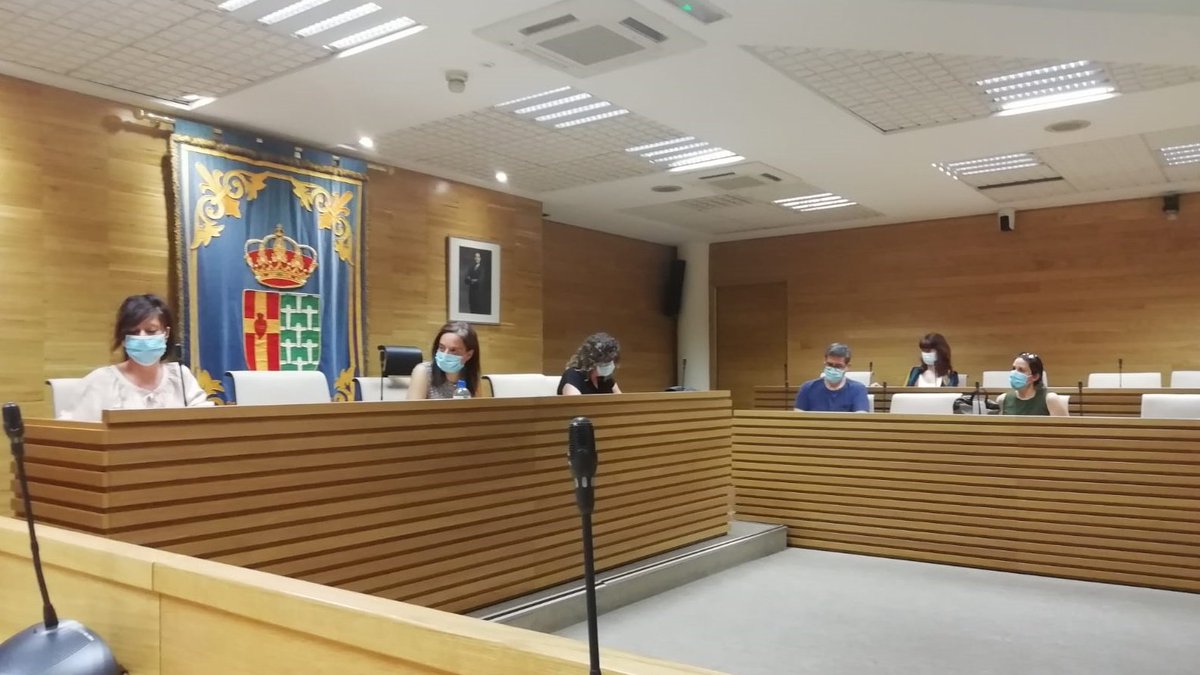 COCEMFEnacional's tweet photo. Reunión con el @aytogetafe y su alcaldesa @sara_heba para analizar la situación actual respecto a la crisis del COVID-19, así como establecer los canales de colaboración mutua entre el Ayuntamiento y las entidades sociales https://t.co/AnAuvccB0X