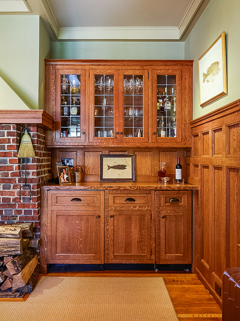 taguelumber's tweet photo. A custom bar fits perfectly into the corner of this den room. Upgrade your man cave to a sophisticated space with a bar like this.
#taguelumber #TLI #moulding #millwork #custommillwork #custombar #interirordesign #familybusiness #buildersofig #buildingmaterials #interiorsofig https://t.co/iRBp9GcQim