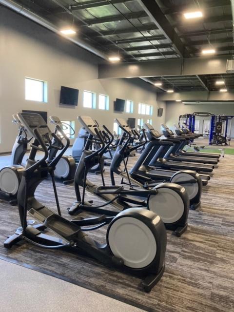 push_pedal_pull's tweet photo. CCM Health wanted a new wellness center that helped people live a healthy lifestyle. P3's Chad Witt assisted them, installing Precor Cardio, Dynamic benches & racks, Ecore flooring, and Grasstex turf. #CCMHealth #p3 #precor #dynamic #ecore #grasstex https://t.co/ZdDAtKvTbu