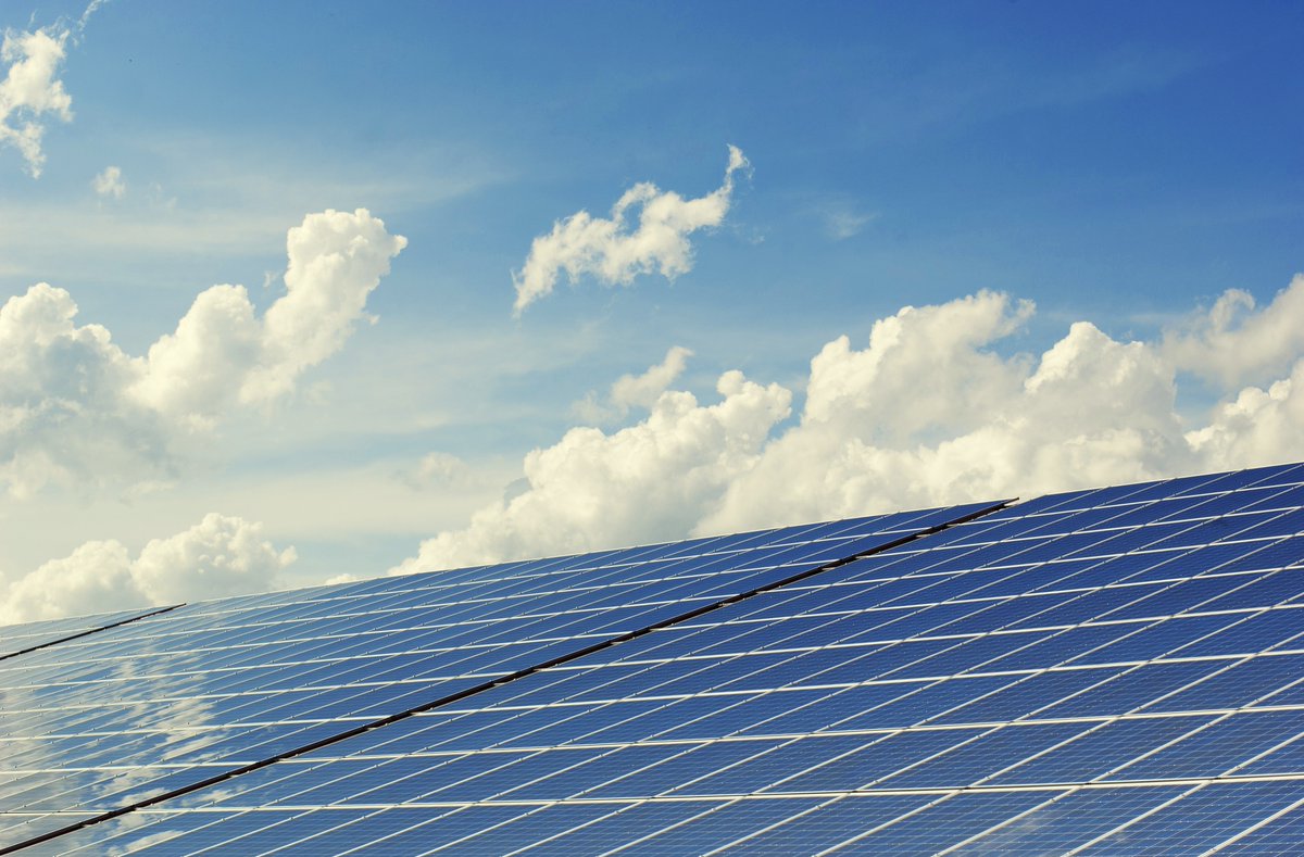 futureoxpartner's tweet photo. Why don’t we…make all new houses be fitted with solar panels for both heating and electricity generation. Agree? Visit https://t.co/sP9eMEZSiq and be part of the conversation. #openthought #oxfordshire https://t.co/pehJK1cWPs