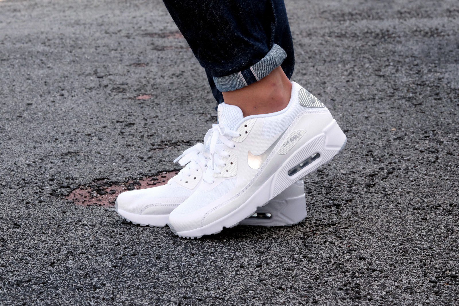 スニーカープレイス ナイキ エア マックス 90 ウルトラ エッセンシャル ホワイト メタリック シルバー 103 Nike Air Max 90 Ultra 2 0 Essential White Metallic Silver T Co Jcf2tl8p9z ナイキ エアマックス90 スニーカー T Co