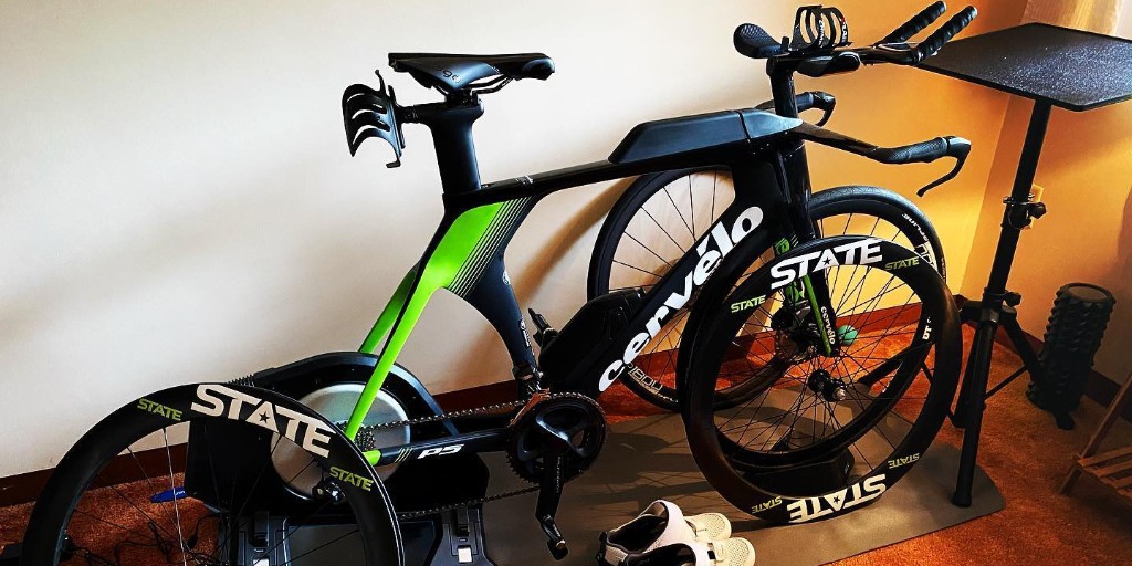 TriDotTraining's tweet photo. New custom wheels have arrived!! TriDot's TrainX Challenge Grand Prize Winner, Chris Hess, is excited to take that new P5 off the smart trainer and test out those new STATE Wheels!
#TriDot #IAMTriDot #TrainXChallenge #GrandPrizeWinner #NewBike #NewWheels #NewTrainer https://t.co/vxq56Dh8Nw