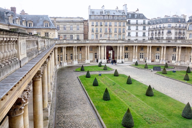 Qu'est-ce qui rouvre ce mercredi 1er juillet à Paris Centre ?
⁉️

Le centre Pompidou et le musée des Archives nationales, avec ses rouleaux de parchemin et sa fameuse Armoire de fer, coffre-fort abritant l'acte constitutionnel et les minutes des lois et décrets révolutionnaires !