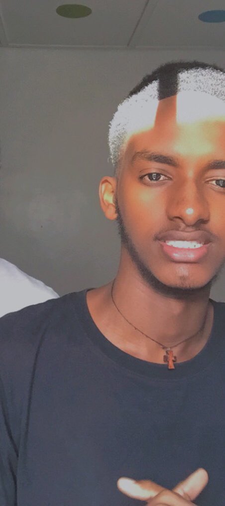 uncle_wawe's tweet photo. Lemme hop on your TL real quick🥺👉🏾👈🏾
The flag.              /          The face https://t.co/t4ZRxuentU