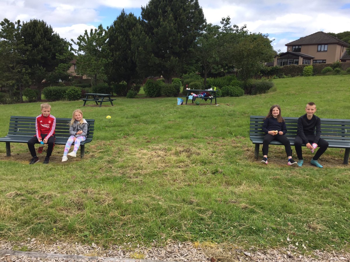 gillpoc's tweet photo. Picnic with friends at the park! 😋#DanestonePicnic2020 @DanestoneP https://t.co/mmuH23DFJa