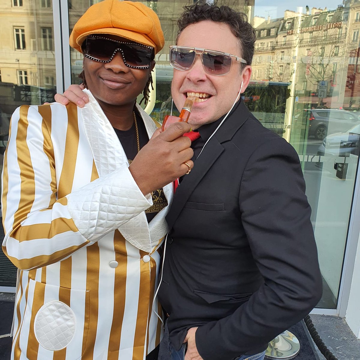 SuisseUnik's tweet photo. 18h chap chap, DJ PETIT PIMENT🌶 presente son CLIP OFFICIEL contre le COVI-19. ON VA SENSIBILISER EN DANSANT GRAVE🎵👌👌🥰🎶🎼😎😎🔥💥🔥💥💥🎵🌶📢📢📢📢 https://t.co/6mcTA17ZuJ