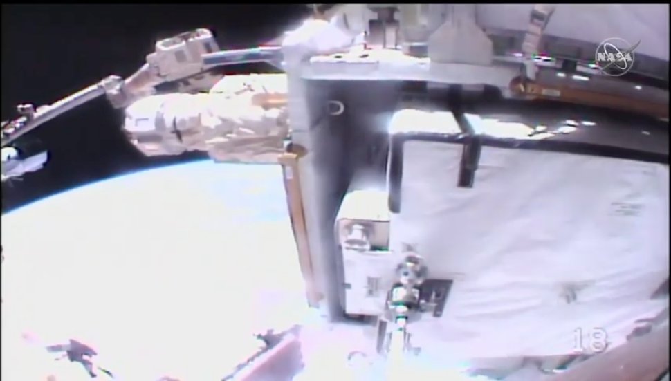 genejm29's tweet photo. #NASA #ISS #EXP63 #EVA229 #EVA66 - Cassidy using the Pistol Grip Tool to start to remove a 400 lb battery from a storage palate Battery released and Cassidy Handing the Battery off to Behnken https://t.co/mW52wM1HDN