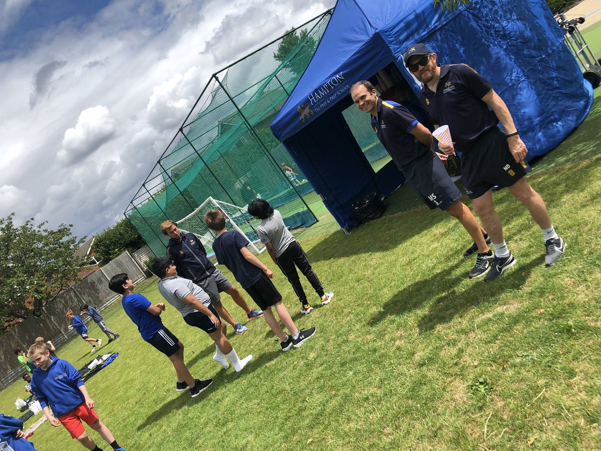 Hampton_Prep's tweet photo. A picnic, a popcorn machine and a CHOCOLATE FOUNTAIN (be still our beating hearts!) are all part of the fun for our #year6leavers this afternoon. #makingthemostofit #notlongnow #brightfutures #leavinginstyle #gloriousschooldays #goodfun https://t.co/Gn1pbO4E7Y