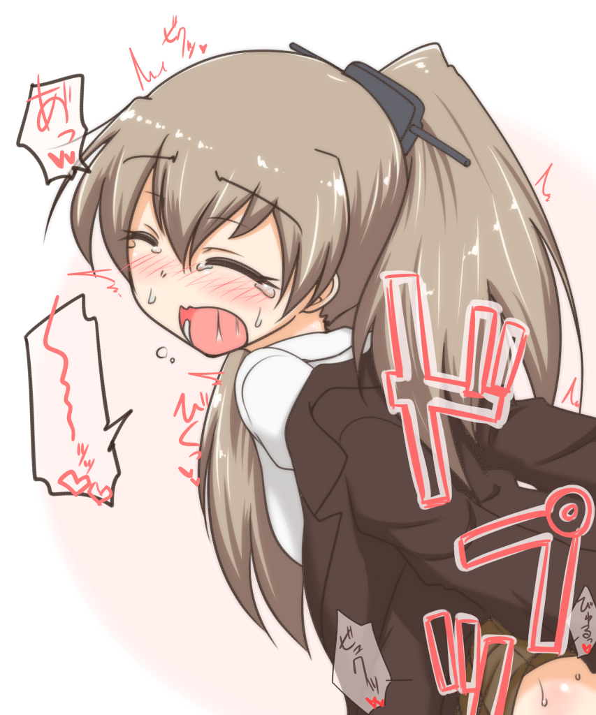 暑いので熊野の服を脱がせてるだけです 