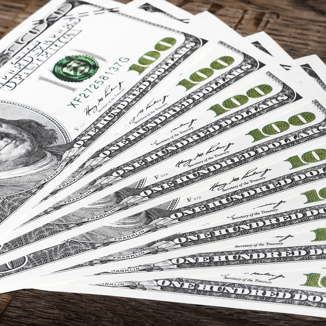 hadiimam243's tweet image. 💰Still living with your parents? it&apos;s time to pack up and make money 💰 available for Everyone 💰
.
📢Follow my for make money
.
👉 Link in my Bio :     @suzanne16769
.
#binarybabe 
#binaryfinary 
#surveygizmo 
#binarymath 
#binaryoptionsexpert 
#MoneyNeverSleeps