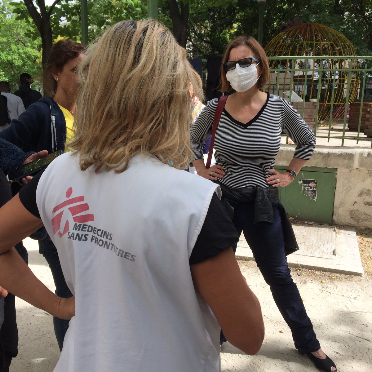 annesouyris's tweet photo. . @lallemant n’expulsez pas les 70 jeunes en présomption de minorité installés dans un campement provisoire au square Jules Ferry(11e). Il est urgent d’instaurer un dispositif national de protection de ces jeunes. @paris se bat mais l’Etat doit agir d’urgence https://t.co/FI5X2CH56C