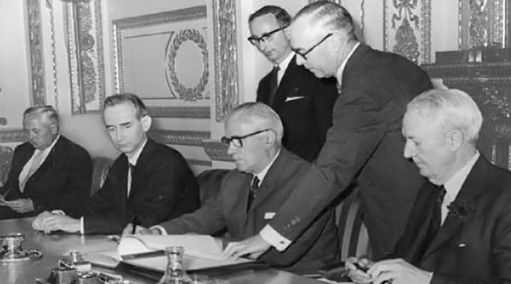 UN_Disarmament's tweet image. #OTD in 1968, the Nuclear Non-Proliferation Treaty (#NPT) was opened for signature. Today, the treaty continues to be one of the strongest bulwarks against the use of and vehicle for the elimination of #nuclearweapons &amp;amp; a cornerstone of int’l security with 191 signatories.