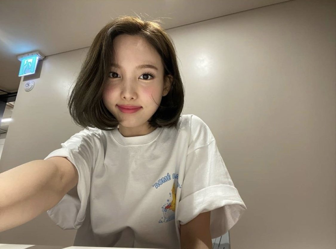 NAYEON tweet media