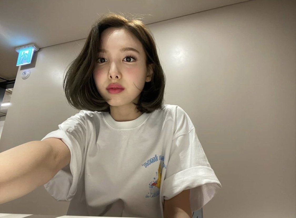 NAYEON tweet media
