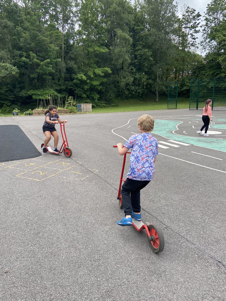 Springwood_Prm's tweet photo. Year 4 Bubble C are having a great day in school. #SpringCaernarfon https://t.co/saTWWaztUU