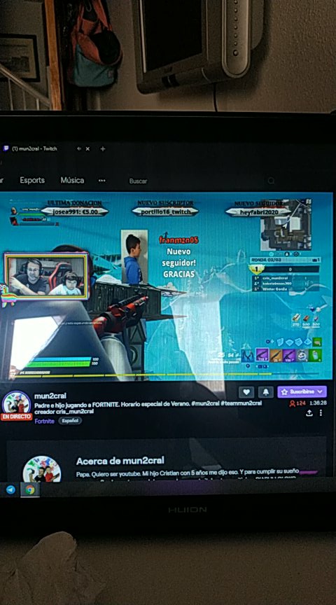 Albitas_pf's tweet photo. Tenéis que ver este canal, no veas cómo le dan al fornite! A tope! 🖤 @mun2cral Mi aspiración cuando tenga beibis es esta jejeje. https://t.co/URc4evOaGS