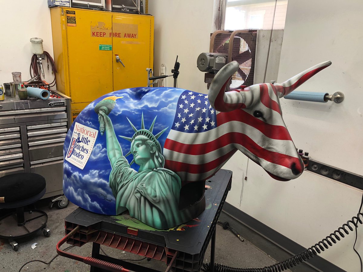 heelomatic's tweet photo. This amazing custom painted dummy will be auctioned off at the National Little Britches Rodeo next week! 
God Bless America🇺🇸 #nlbra #heelomatictrainingsystems https://t.co/FOQZqnQcNm
