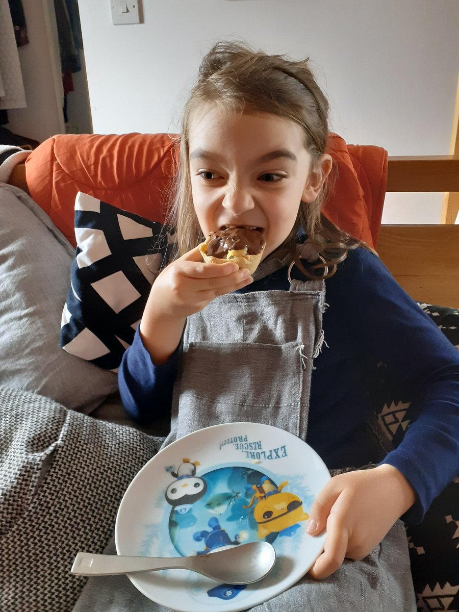 MrsOHD1's tweet photo. We finally managed to get some condenced milk. So Mr T made individual millionairs short bread this afternoon.
They were well worth the wait. @ManorsidePoole @VisaLall https://t.co/fwNI2iCjJf
