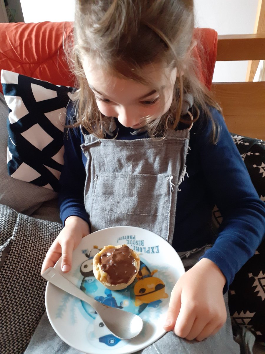 MrsOHD1's tweet photo. We finally managed to get some condenced milk. So Mr T made individual millionairs short bread this afternoon.
They were well worth the wait. @ManorsidePoole @VisaLall https://t.co/fwNI2iCjJf