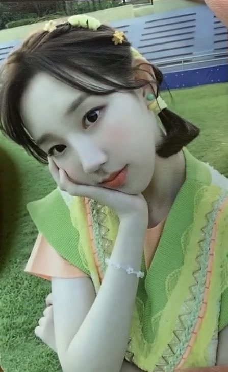 jiyoonsgallery's tweet photo. we are photocards + polaroid
credit: dearmyrabbit &amp; prah_zoahae https://t.co/xs2Yo14L95